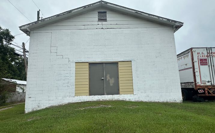Pictures of Special Purpose property located at 109 E Sultana, Fitzgerald, GA 31750 for sales - image #1
