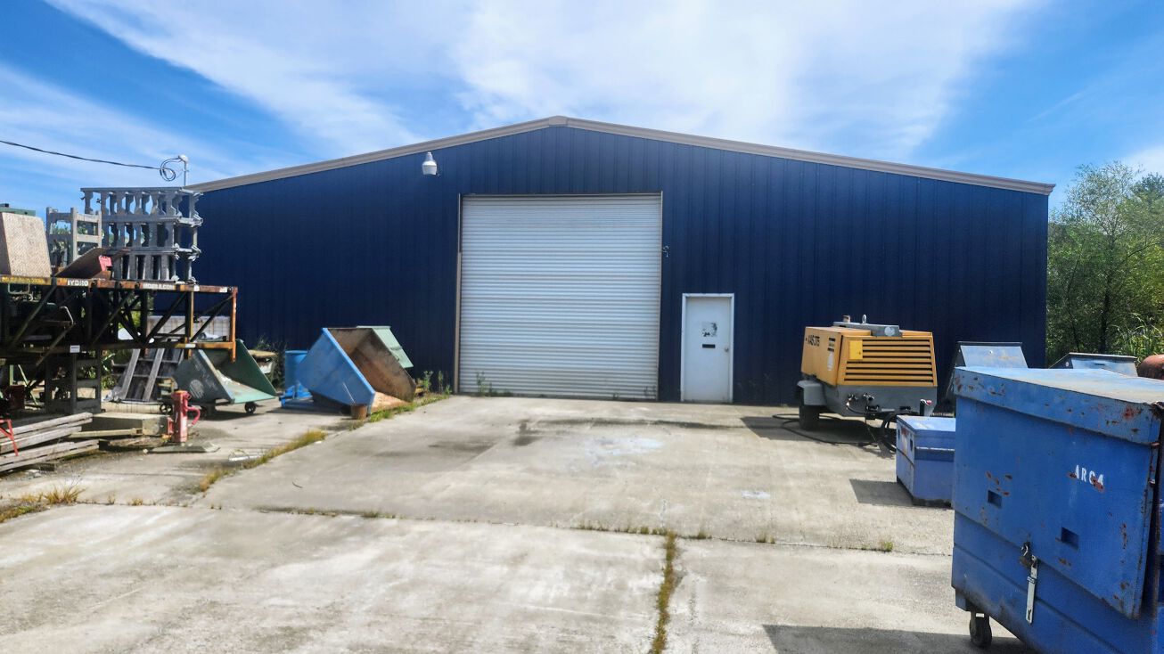 103 Martin Dr, Mount Hope, WV 25880