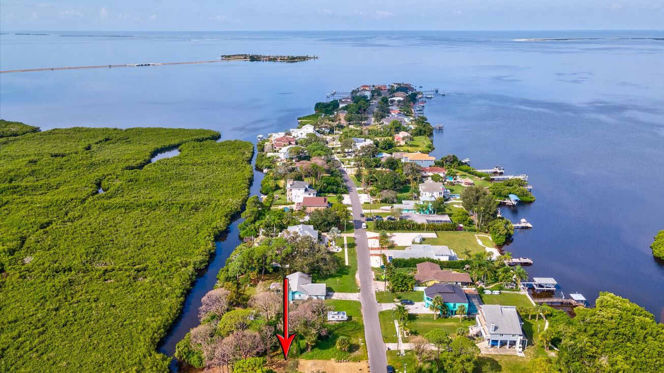 Seabreeze Dr, Tarpon Springs, FL 34689