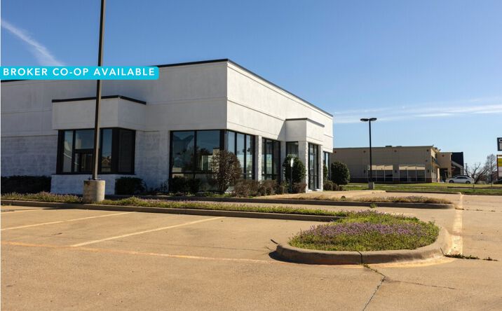 Pictures of Retail property located at 6000 Rufe Snow Dr, Fort Worth, TX 76148 for comps - image #1