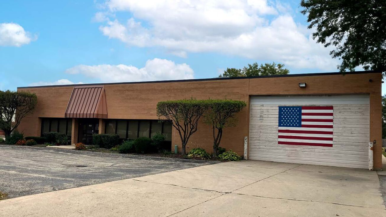 1105 Carolina Dr, West Chicago, IL 60185