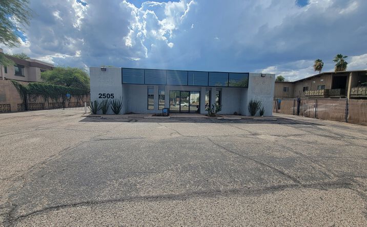 Pictures of Industrial, Mixed Use, Office property located at 2505 N Alvernon Way, Tucson, AZ 85712 for sales - image #1
