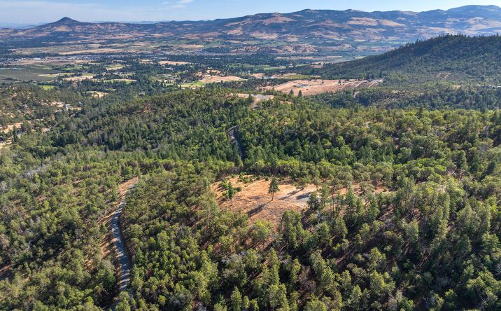 Pictures of Land property located at 1018 Coleman Hills Drive, Medford, USA 97501 for sales - image #1