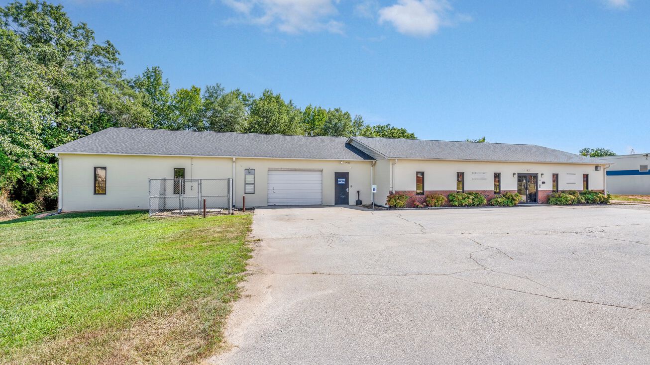 88 Osage Dr, Greenville, SC 29605