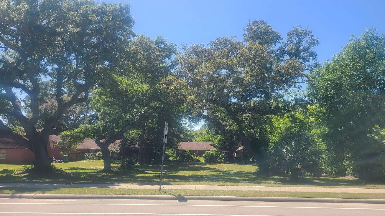 Cowan Rd, Gulfport, MS 39507