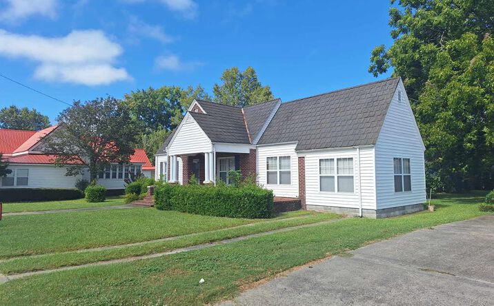 Pictures of Retail, Office property located at 298 S Main St, Baxley, GA 31513 for sales - image #1
