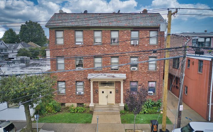 Pictures of Multifamily property located at 203 Willis Ave, Mineola, NY 11501 for sales - image #1