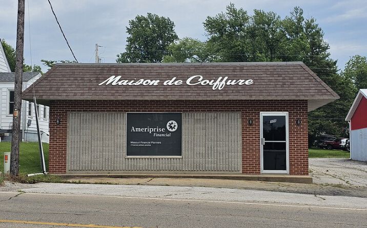 Pictures of Land, Office, Retail property located at 504 S 4th St, Ste. Genevieve, MO 63670 for sales - image #1