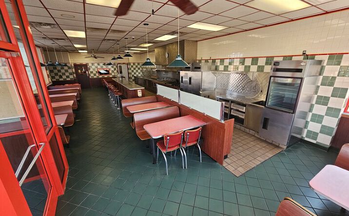 Pictures of Office, Retail property located at 21962 State Hwy 32, Ste. Genevieve, MO 63670 for sales - image #1