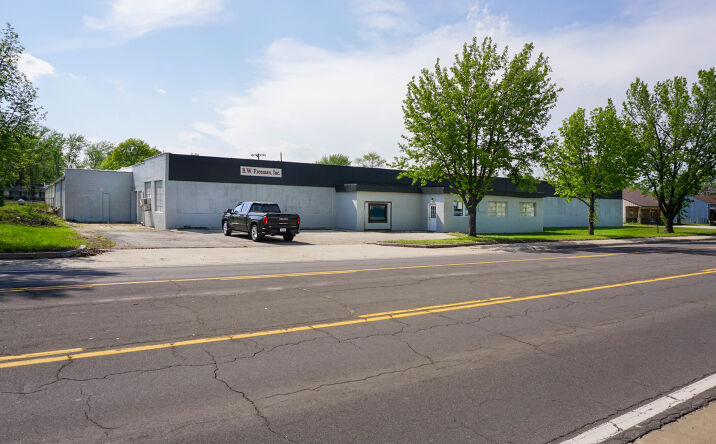 Pictures of Industrial property located at 714 S Franklin St, Cuba, MO 65453 for sales - image #1