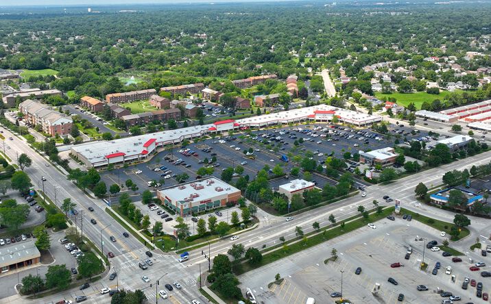Pictures of Retail property located at 1090-1170 S Roselle Rd, Schaumburg, IL 60193 for sales - image #1