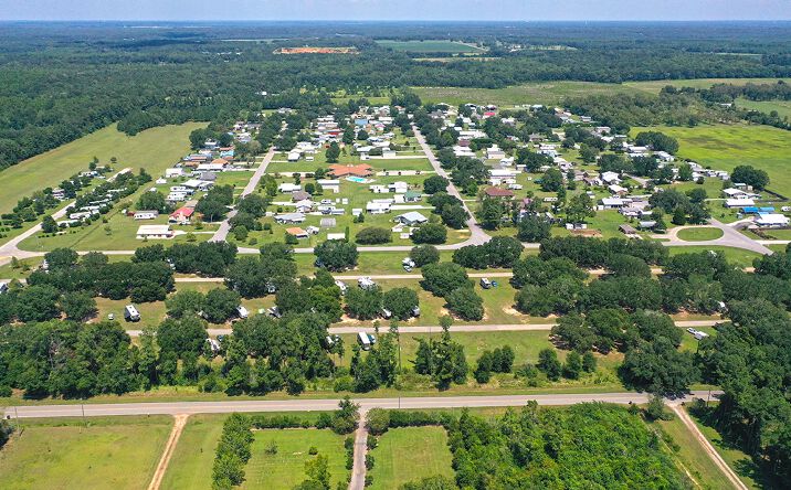 Pictures of Mobile Home Park, Multifamily property located at 16191 Siena St, Summerdale, AL 36580 for sales - image #1