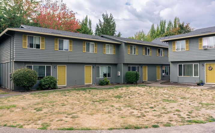 Pictures of Multifamily property located at 1558 E 3rd St, Newberg, OR 97132 for sales - image #1