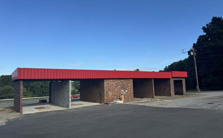 Pictures of Retail property located at 324 Sanford Dr, Morganton, NC 28655 for sales - image #1