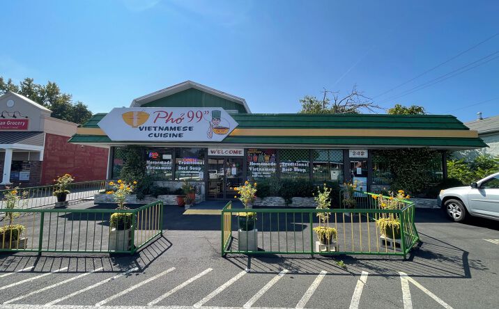 Pictures of Retail property located at 242 Broad St, Manchester, CT 06040 for sales - image #1