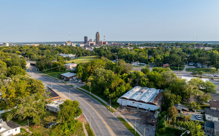Pictures of Business for Sale, Land, Mixed Use, Self Storage property located at 1800 Keosauqua Way, Des Moines, IA 50314, 1818 Keosauqua Way, Des Moines, IA 50314 for sales - image #1