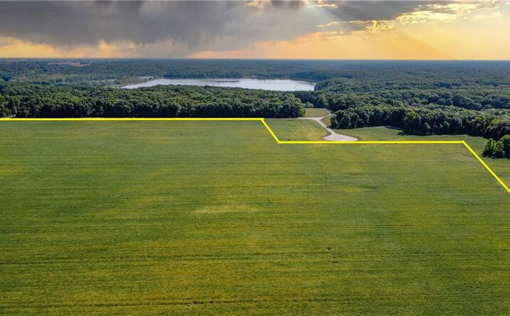Pictures of Land property located at North County Rd. 1800 E., Charleston, IL 61920 for sales - image #1