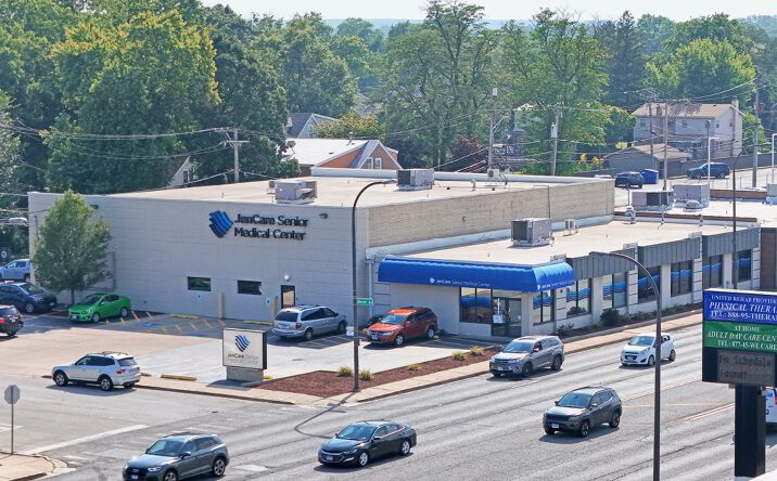 Pictures of Office, Retail property located at 6101 W 95th St, Oak Lawn, IL 60453 for sales - image #1