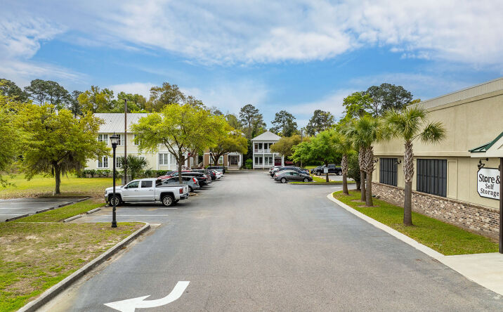 Pictures of Land property located at 133 Lady's Is Cmns, Beaufort, SC 29907 for sales - image #1