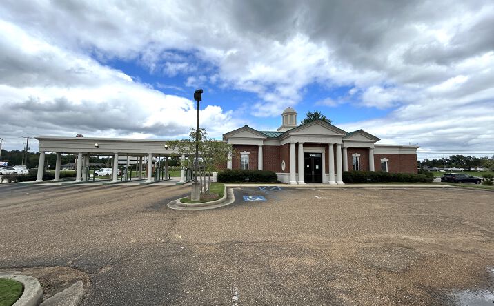 Pictures of Office, Retail property located at 2351 Lakeland Dr, Flowood, MS 39232 for sales - image #1