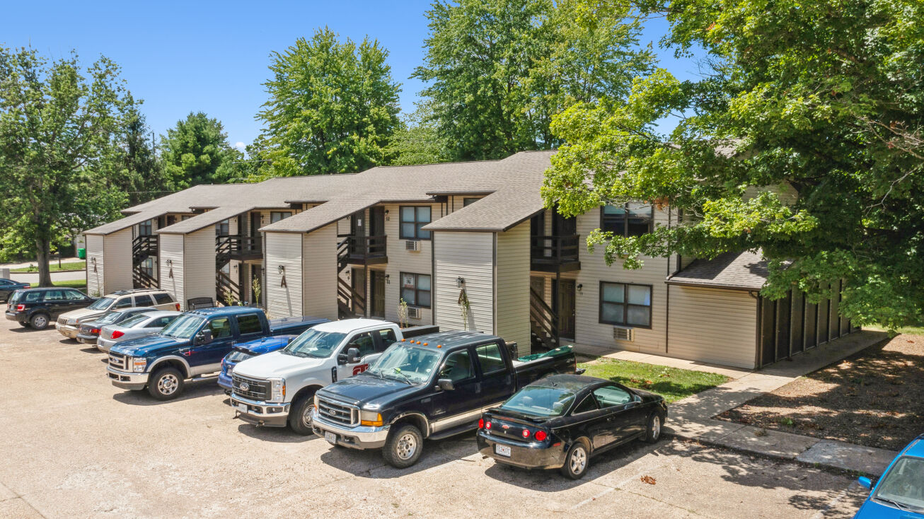 601 Wallace Rd, Farmington, MO 63640