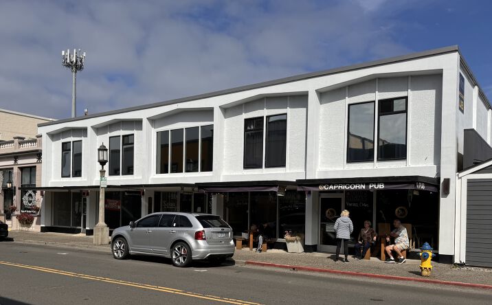 Pictures of Mixed Use, Office, Retail property located at 810 Broadway St, Seaside, OR 97138 for sales - image #1