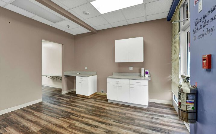Pictures of Office property located at 2497 S Roane St, Harriman, TN 37748 for sales - image #1