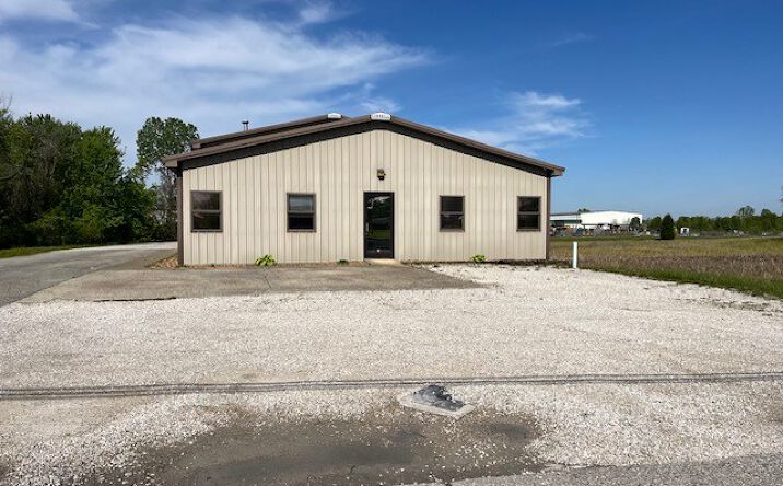 image of property at 2720 COLONIAL GARDEN RD Evansville IN 47715-2104