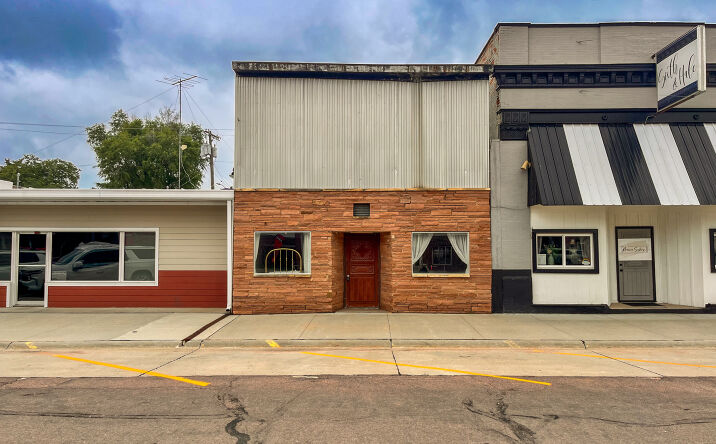 Pictures of Industrial property located at 520 Hale Ave, Newman Grove, NE 68758 for sales - image #1