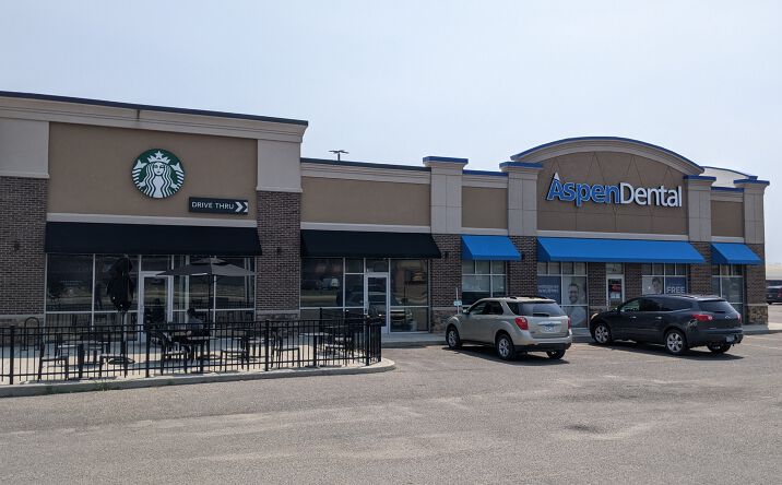 Pictures of Retail property located at 1709 1st St S, Willmar, MN 56201 for sales - image #1