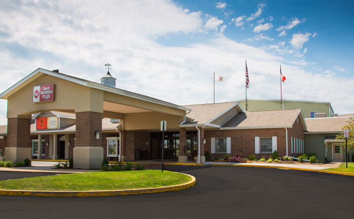 Pictures of Hospitality property located at 100 W 76th St, Davenport, IA 52806 for sales - image #1