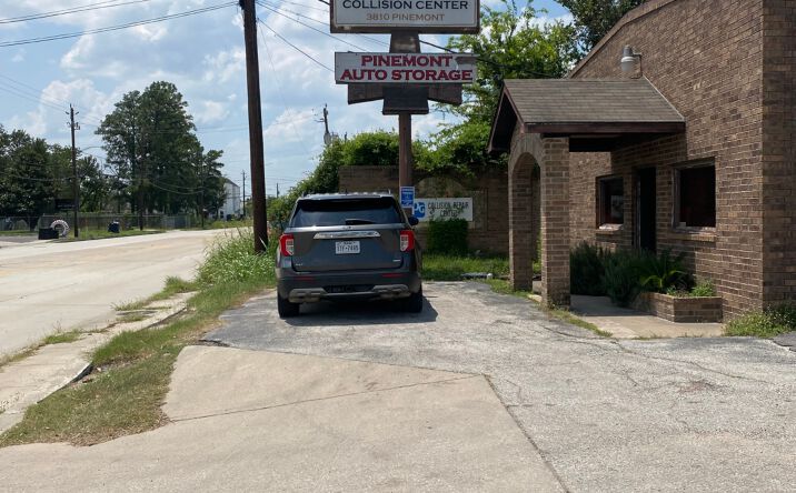Pictures of Retail property located at 3810 Pinemont Dr, Houston, TX 77018 for sales - image #1