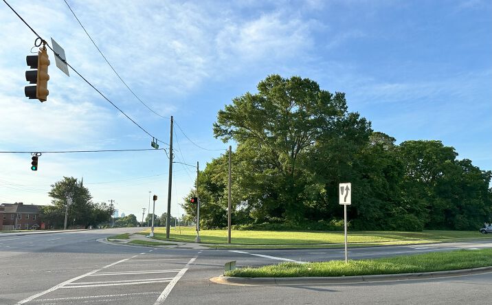 Pictures of Land property located at 3733 Freedom Dr, Charlotte, NC 28208 for sales - image #1