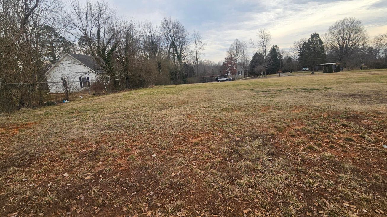 878 Old Hollow Rd, WinstonSalem, NC 27105