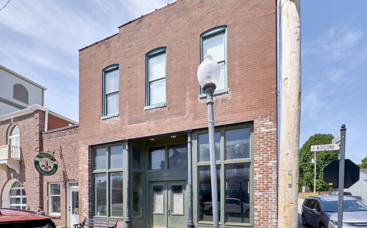 Pictures of Retail property located at 1125 N 2nd St, Saint Charles, MO 63301 for sales - image #1