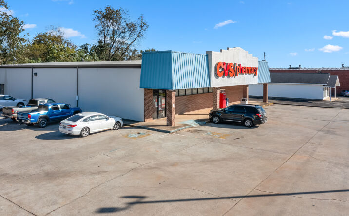 Pictures of Retail property located at 800 Blakely St, Cuthbert, GA 39840 for comps - image #1