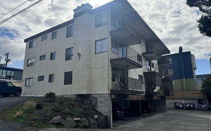 Pictures of Multifamily property located at 207 N 104th St, Seattle, WA 98133 for sales - image #1