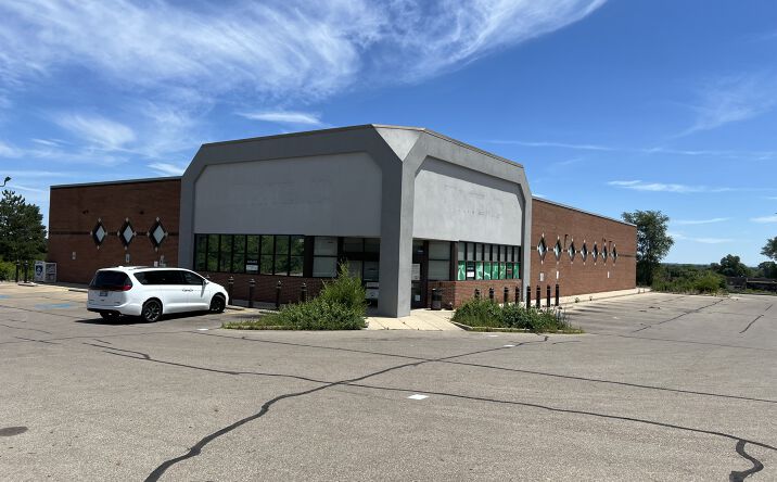Pictures of Retail property located at 4328 N Main St, Dayton, OH 45405 for sales - image #1