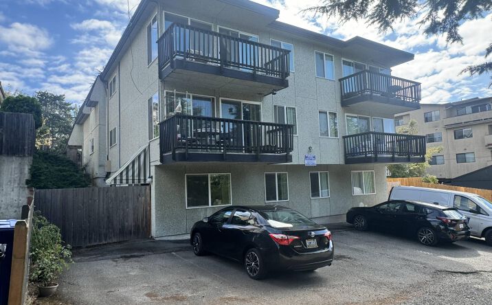 Pictures of Multifamily property located at 11023 Greenwood Ave N, Seattle, WA 98133 for sales - image #1