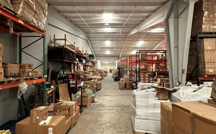 Pictures of Industrial property located at 7176 15th St E, Sarasota, FL 34243 for sales - image #1