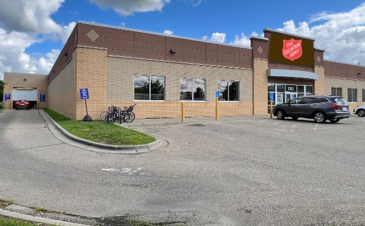 Pictures of Industrial property located at 17625 Kenrick Ave, Lakeville, MN 55044 for sales - image #1