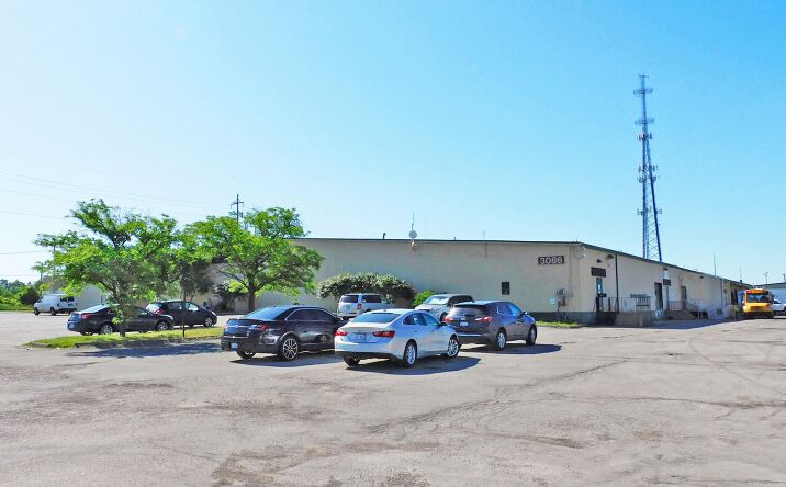 Pictures of Industrial property located at 3086 E Court St, Flint, MI 48506 for sales - image #1