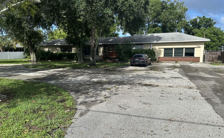 Pictures of Office, Senior Living, Special Purpose property located at 408 75th St NW, Bradenton, FL 34209 for sales - image #1