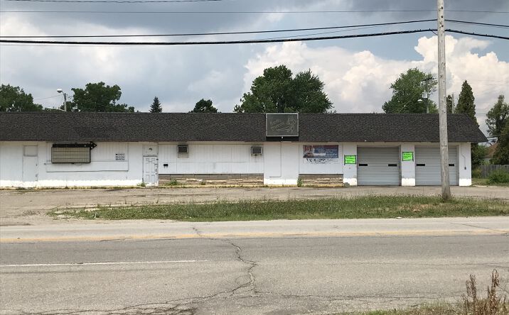 Pictures of Mixed Use, Retail property located at 3131 E Pontiac St, Fort Wayne, IN 46803 for sales - image #1