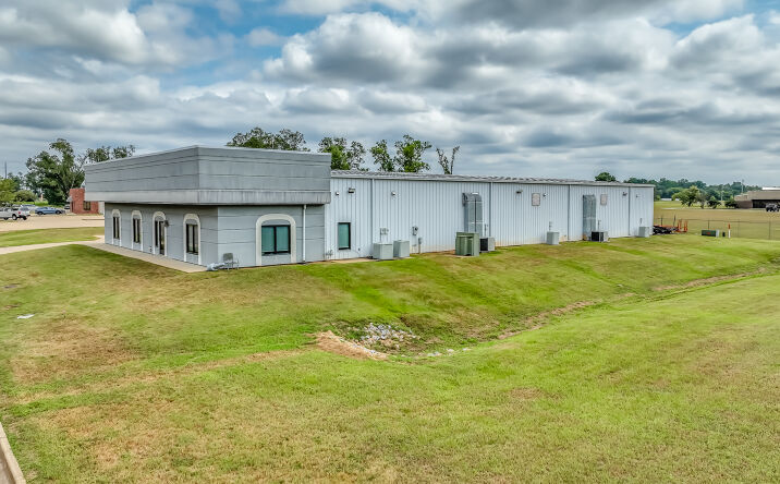 Pictures of Industrial, Mixed Use property located at 285 Kershaw Industrial Blvd, Montgomery, AL 36117 for sales - image #1