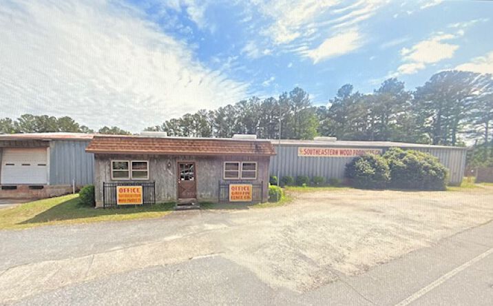 Pictures of Industrial, Retail property located at 1560 Kalamazoo Dr, Griffin, GA 30224 for sales - image #1