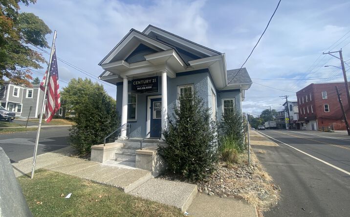 Pictures of Office property located at 1311 Rte 9W, Marlboro, NY 12542 for sales - image #1