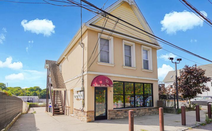 Pictures of Business for Sale property located at 38 Androvette St, Staten Island, NY 10309 for sales - image #1