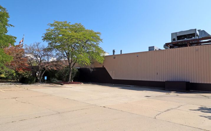 Pictures of Industrial property located at 50800 E Russell Schmidt Blvd, Chesterfield, MI 48051 for sales - image #1