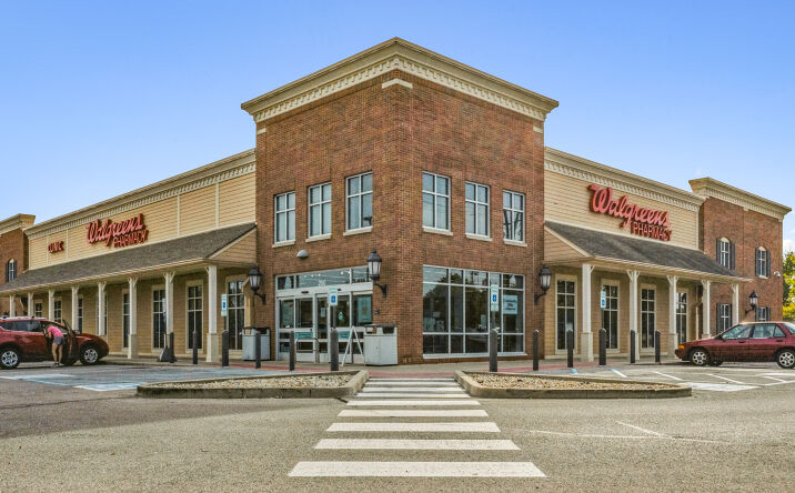 Pictures of Retail property located at 200 S Frd Rd, Zionsville, IN 46077 for sales - image #1